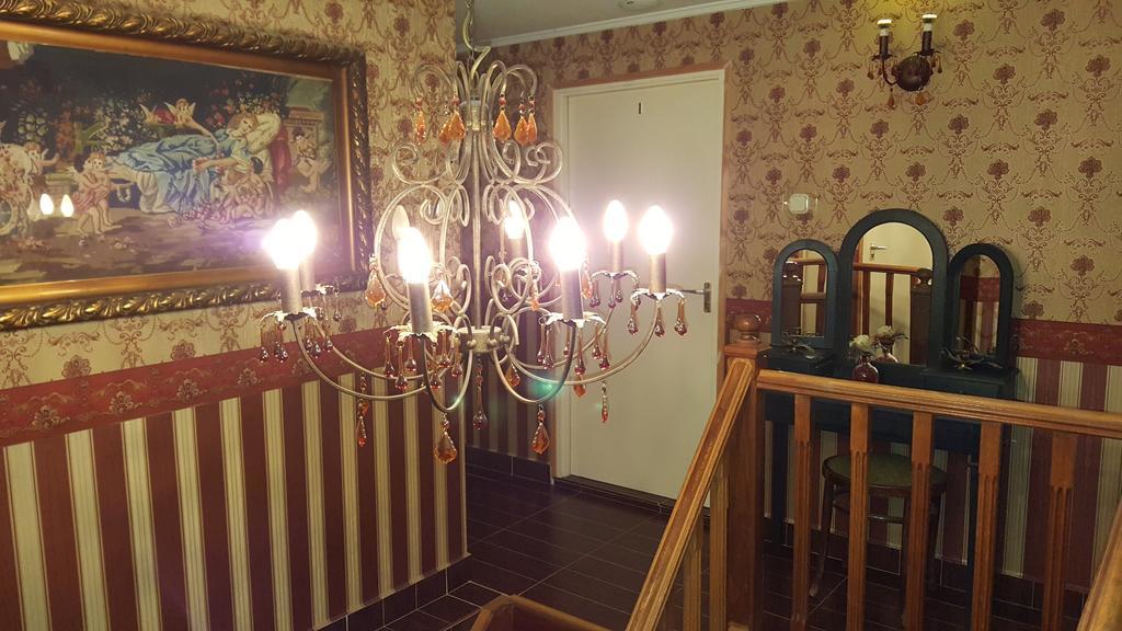 Kitti Szálláshely Mogyoród Esterno foto